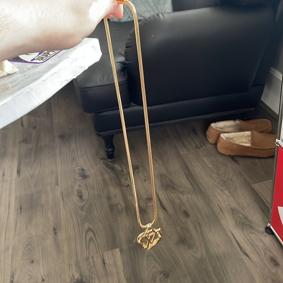 Louis Vuitton gold chain - Picture 2 of 2